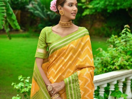 Vishnu Weaves Women s Yellow Handloom Raw Silk Zari Woven Saree with Blouse Discount