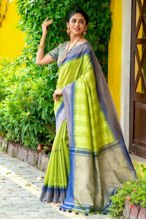 Vishnu Weaves Women s Green South Silk Zari Woven Saree with Unstitched Blouse on Sale