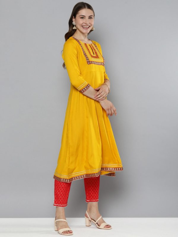 HERE&NOW Floral Yoke Design Regular Thread Work Kurta with Trousers & With Dupatta Supply