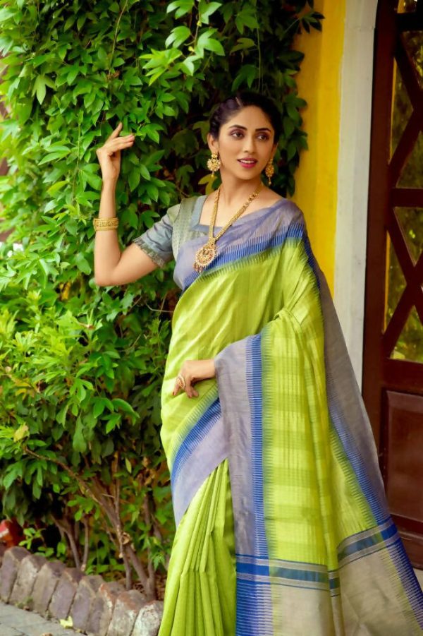 Vishnu Weaves Women s Green South Silk Zari Woven Saree with Unstitched Blouse on Sale