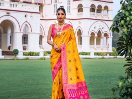 Vishnu Weaves Women s Yellow Patola Banarasi Silk Meenakari Zari Woven Saree with Blouse For Sale