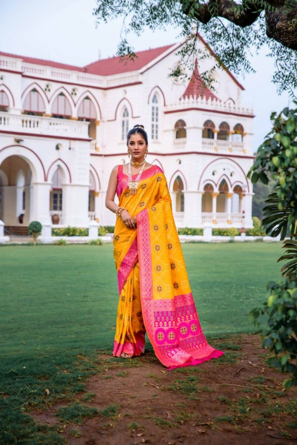 Vishnu Weaves Women s Yellow Patola Banarasi Silk Meenakari Zari Woven Saree with Blouse For Sale